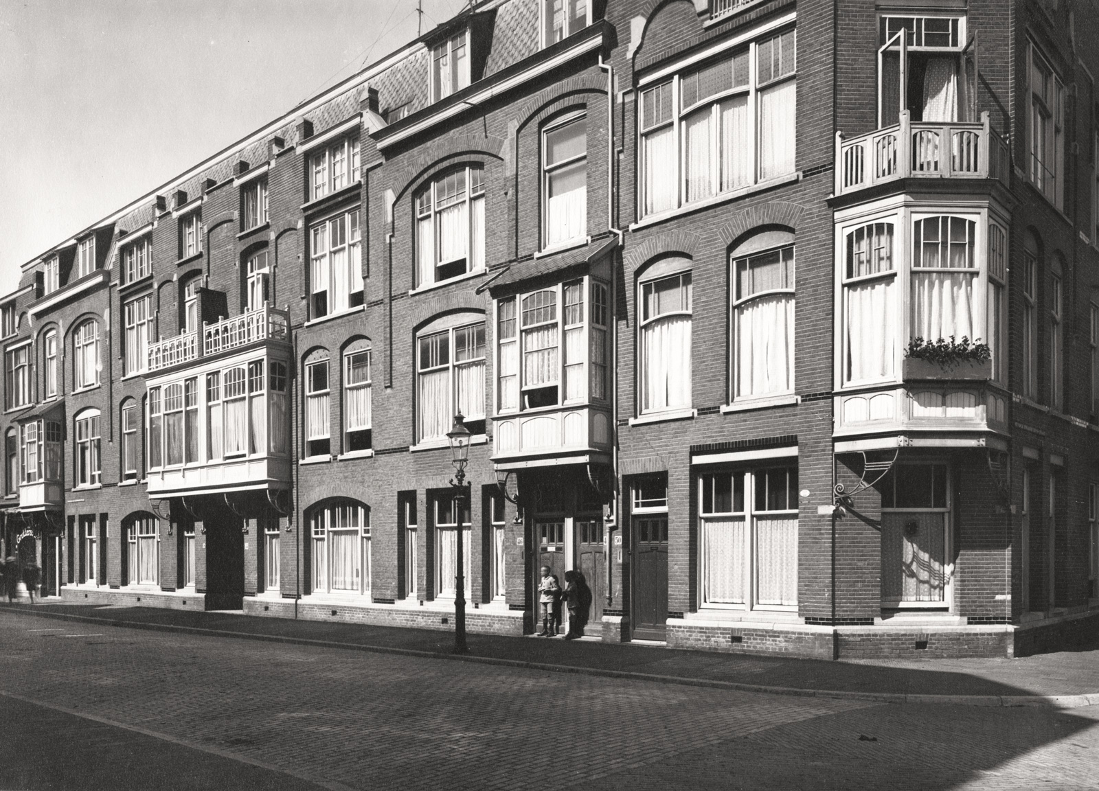 Willem Van Outhoornstraat Rond 1930 - Bron: Beeldbank Haags Gemeentarchief